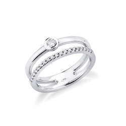 Bague en or blanc 18k avec deux anneaux sertis de diamants