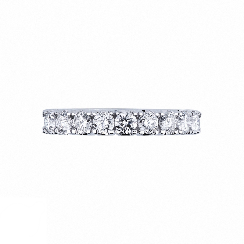 Bague en or blanc 18k avec neuf diamants