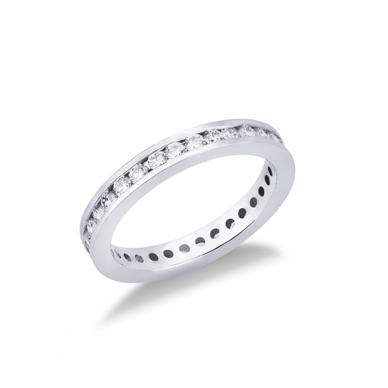 Bague Eternity design en or blanc 18k avec diamants