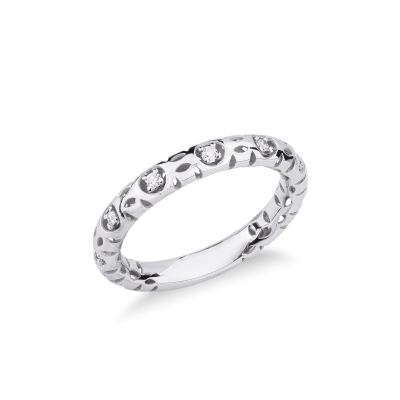 Bague ajourée en or blanc 18k avec diamants taille brillant
