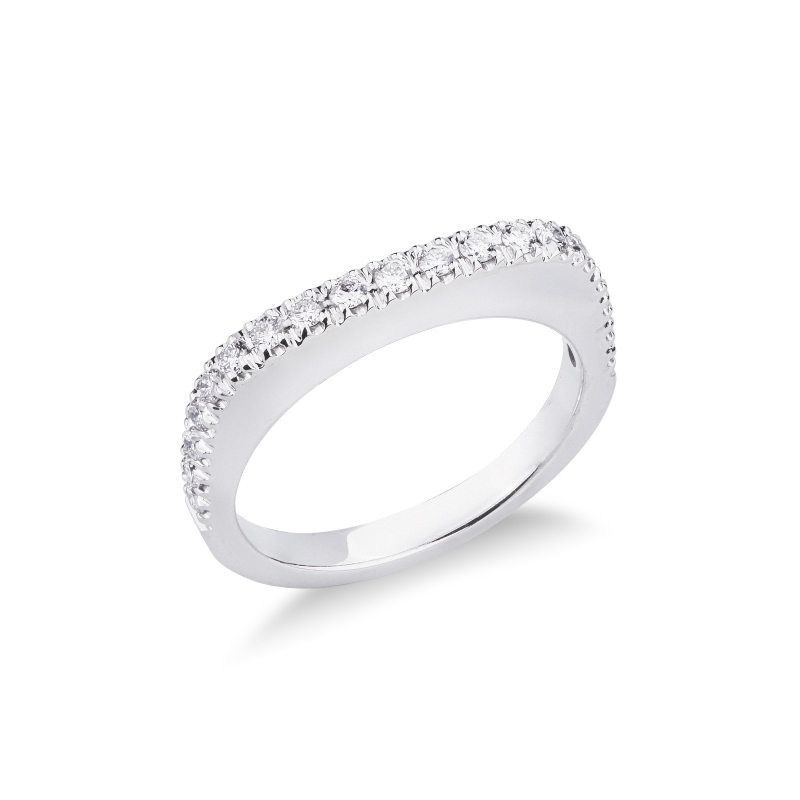 Bague carrée en or blanc 18k avec diamants