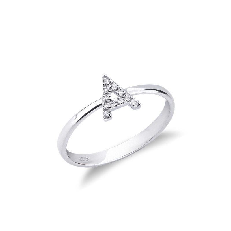 Bague avec lettre   A  en or blanc et diamants