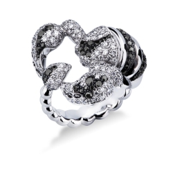 Bague scorpion en or blanc 18k avec diamants noirs et blancs