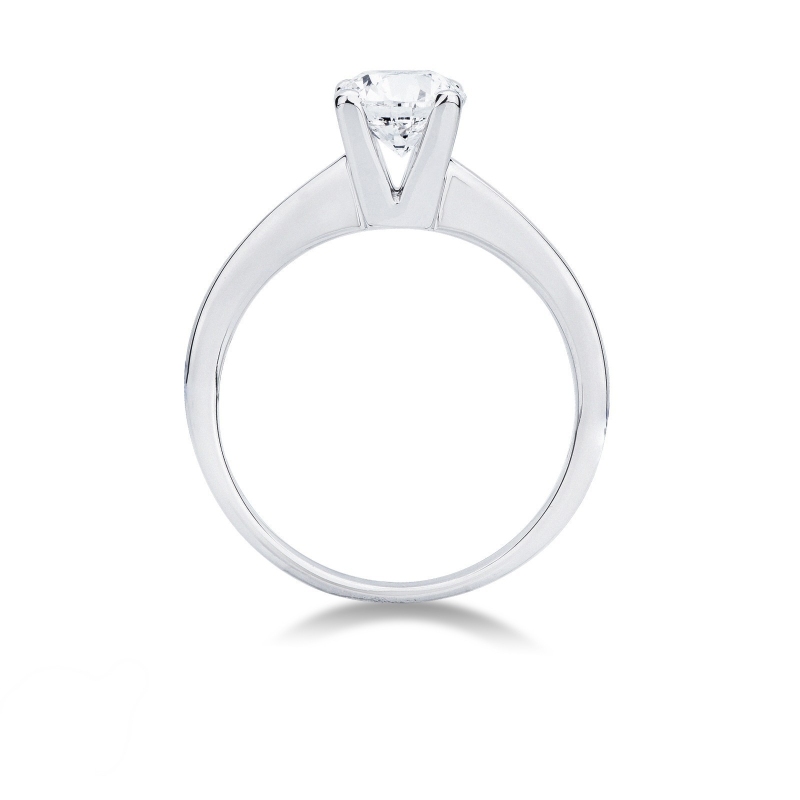 Bague solitaire linéaire à griffes en or blanc avec diamant ct. 0,90