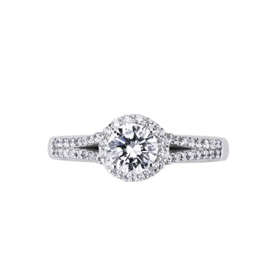 Bague solitaire avec diamant central 0.50 ct