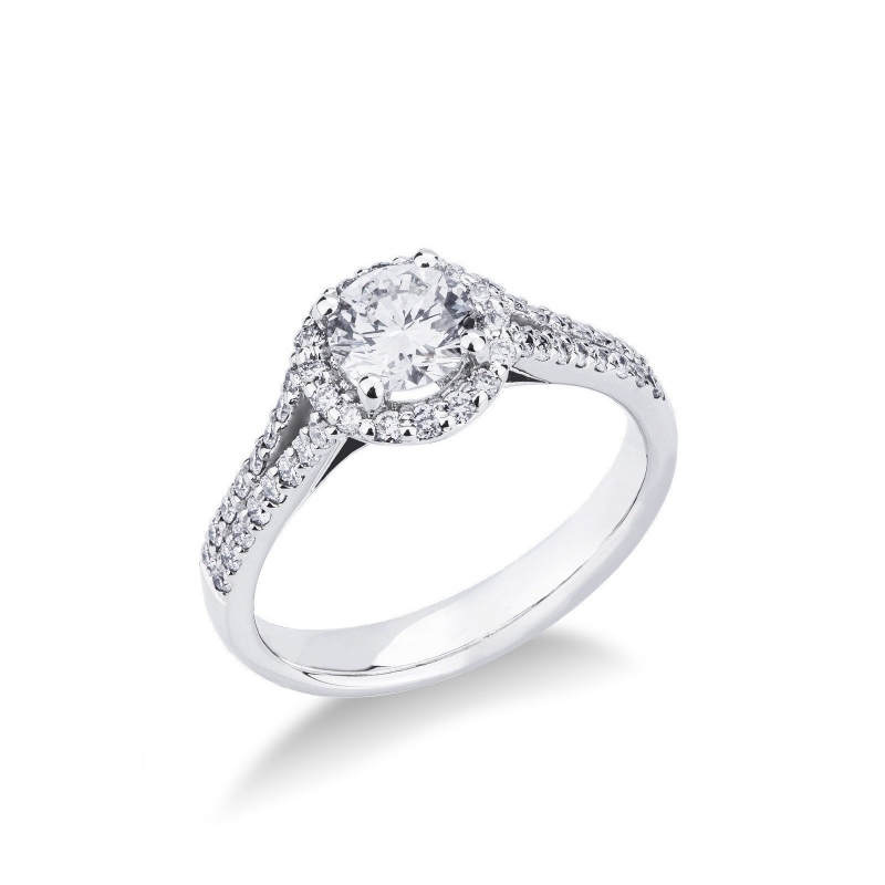 Bague solitaire avec diamant central 0.70 ct 