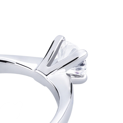 Bague solitaire diamant en or blanc 18 carats