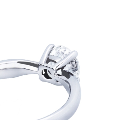 Bague solitaire avec diamant 1.00 carat en or blanc 18Kt