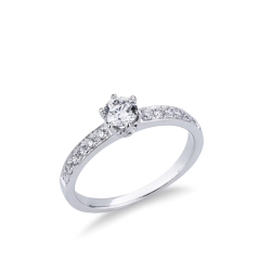 Bague solitaire en or blanc 18 carats et diamant central 0,50 ct