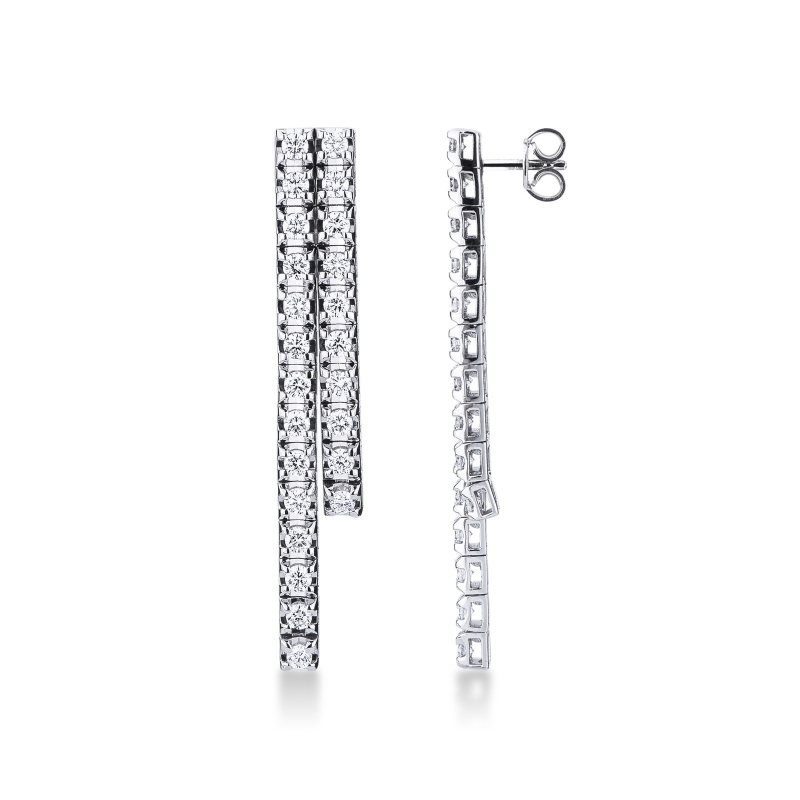 Boucles d'oreilles de diamants en or blanc 18k