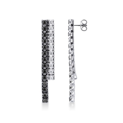 Boucles d'oreilles tennis en or blanc 18k avec diamants blancs et noirs