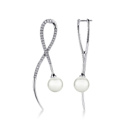 Boucles d’oreilles en or blanc 18k avec diamants brillants et perles