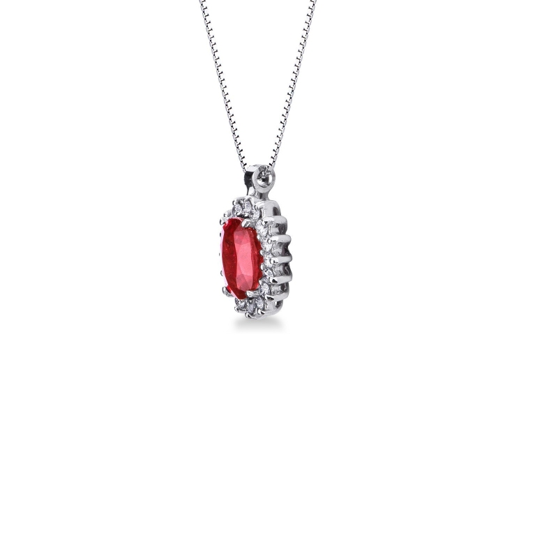 Collier avec rubis ovale et diamants en or blanc 18k