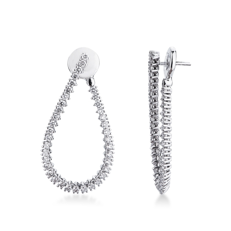 Boucles d'oreilles en or blanc 18k avec diamants 