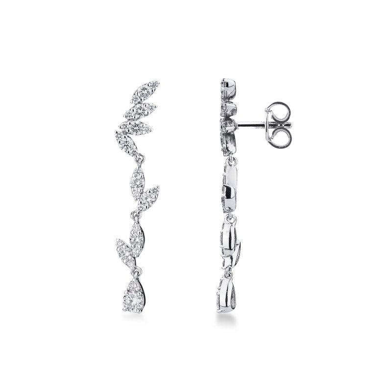 Boucles d'oreilles pendantes en or blanc 18k et diamants