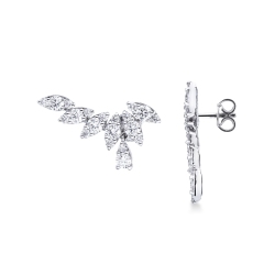Boucles d'oreilles design en or blanc 750 avec des diamants