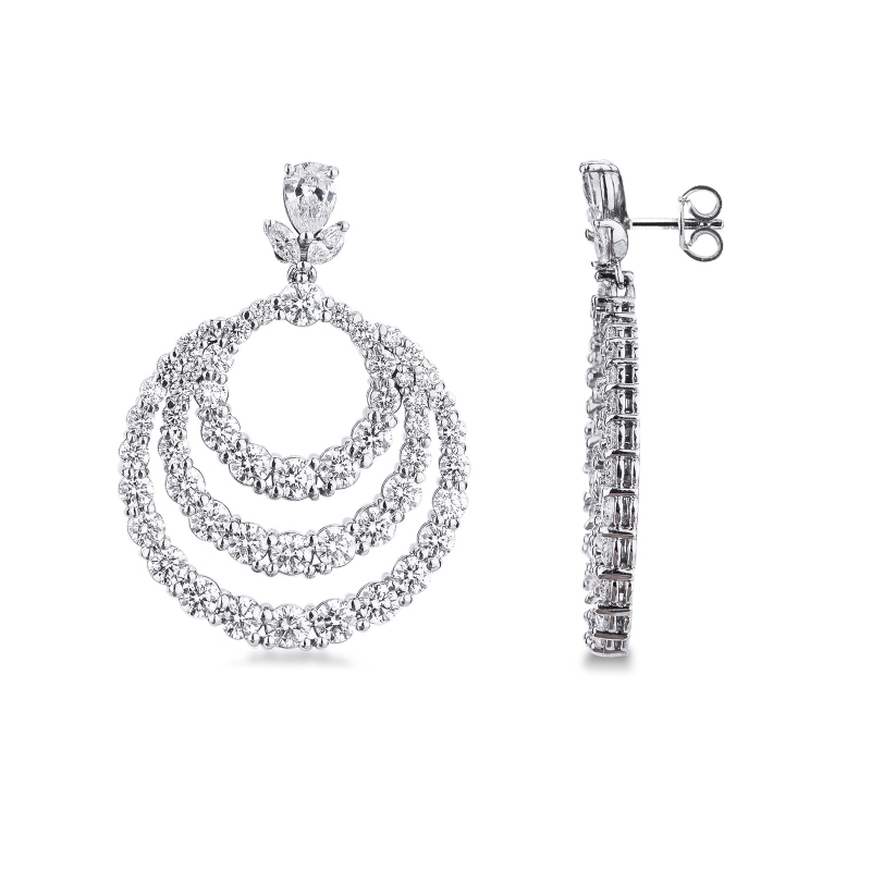 Boucles d’oreilles en or blanc 18 carats et diamants 