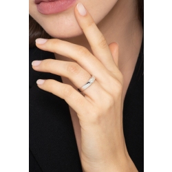 Bague solitaire en or blanc 18k moderne avec diamant 0,30ct 2