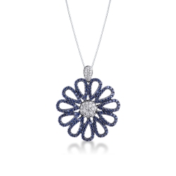 Collier en or blanc 18k avec fleur de saphirs bleus et diamants