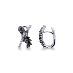 Boucles d'oreilles croisées en or blanc 18k entourés de diamants noirs