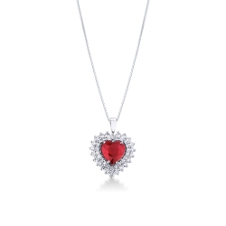 Collier raffiné avec rubis cœur entouré de diamants en or blanc 18k