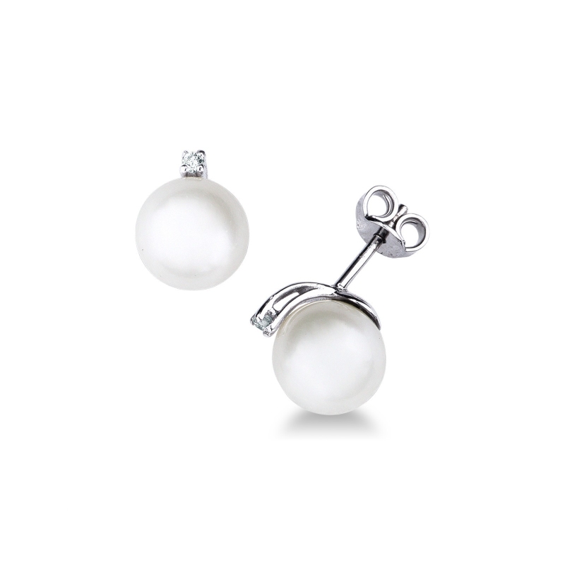 Boucles d'oreilles en or blanc 18k avec des perles et diamants