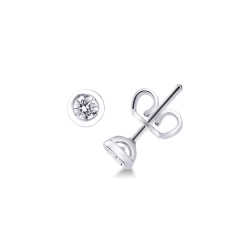 Boucles d’oreilles solitaire en or blanc 18k avec diamants 0.20 ct