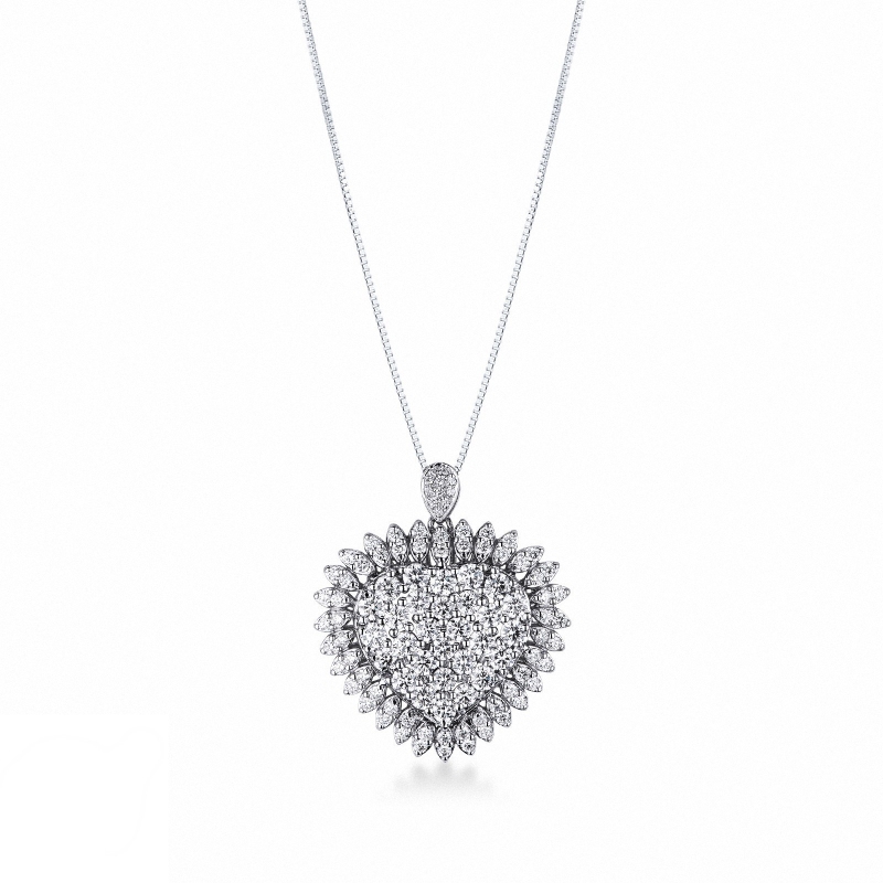 Collier en or blanc 18k avec pendentif coeur en diamants