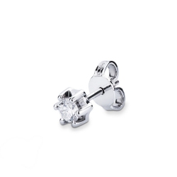 Mono boucle d oreille en or blanc 18 carats avec un diamant