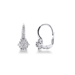 Boucles d oreilles en or blanc 18K motif fleur et diamants
