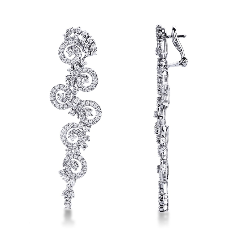  Boucles d’oreilles pendantes en or blanc 18k avec diamants