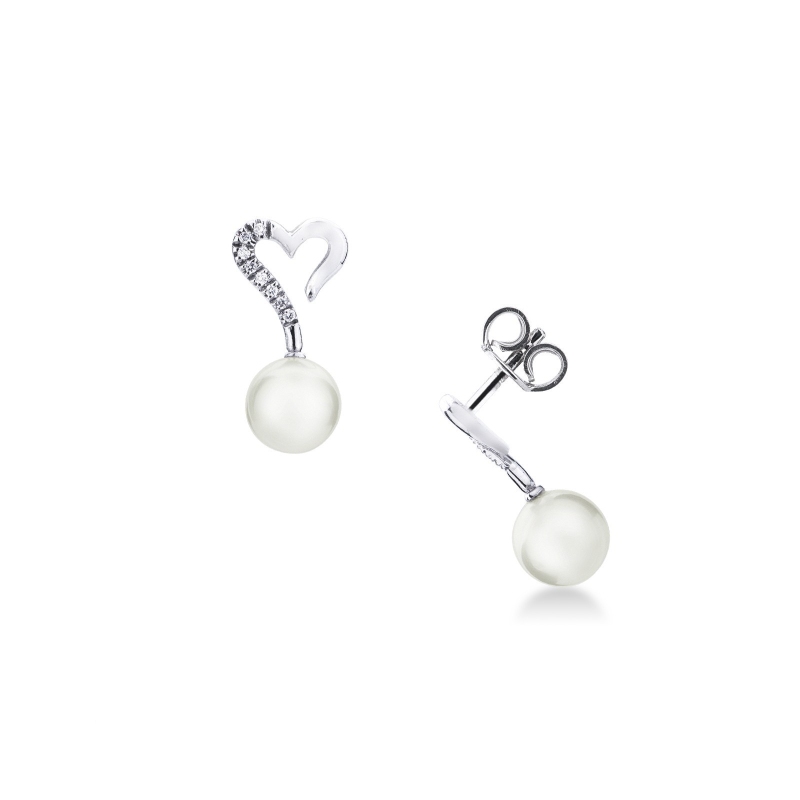 Boucles d'oreilles avec diamants en forme de cœur en or 18k et perle