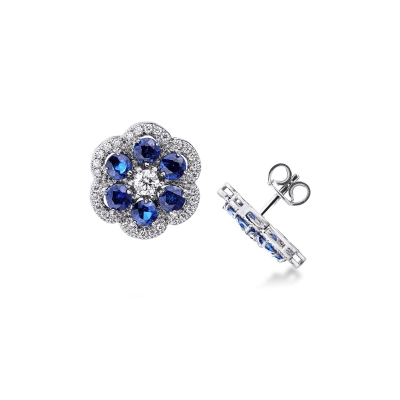 Boucles d’oreilles en or avec fleur saphirs bleus et diamants