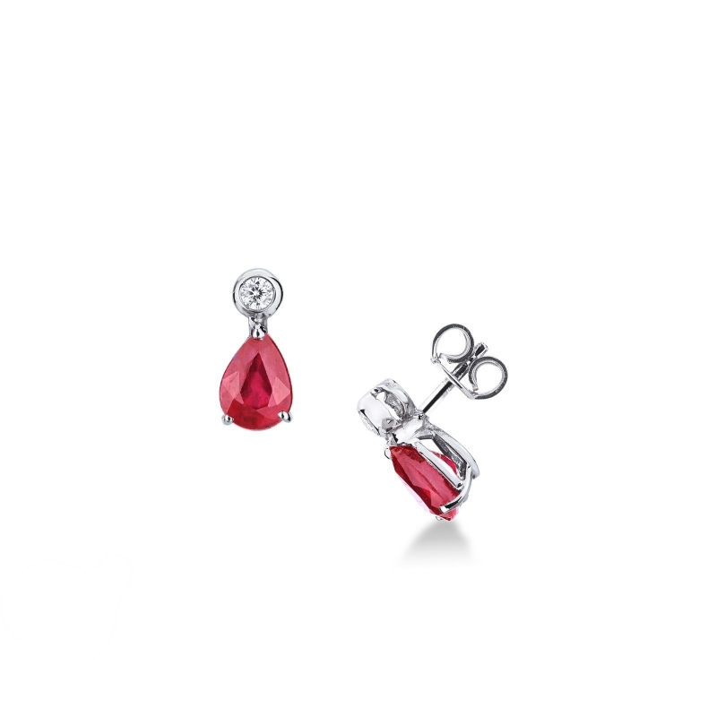 Boucles d'oreilles en or blanc 18 carats serties de rubis