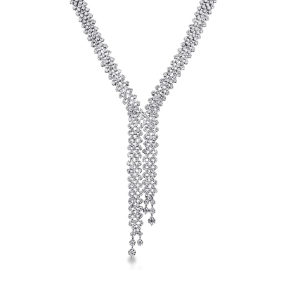 Collier en Y design en or blanc 18k avec pavé de diamants