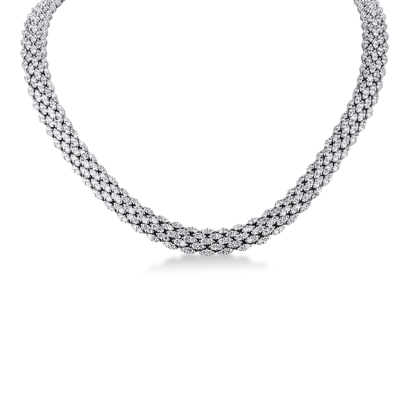 Collier élégant en or blanc 750 avec des diamants