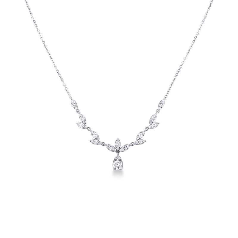 Collier avec pendentif en or blanc 750 et diamants