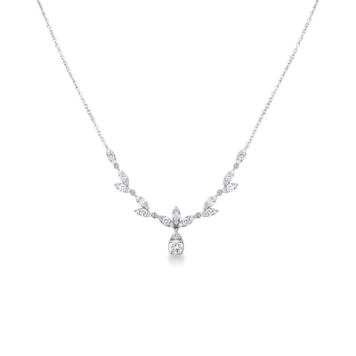 Collier avec pendentif en or blanc 750 et diamants