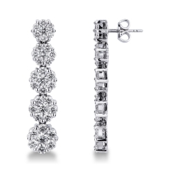 Boucles d'oreilles en or blanc 18k avec un pavage de diamants