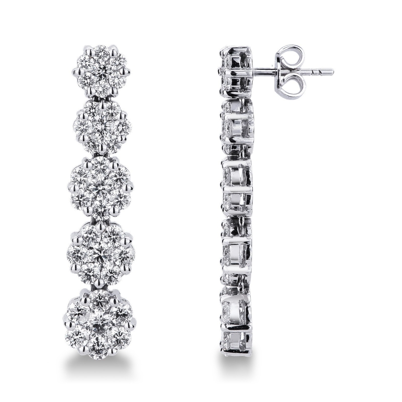 Boucles d'oreilles en or blanc 18k avec un pavage de diamants