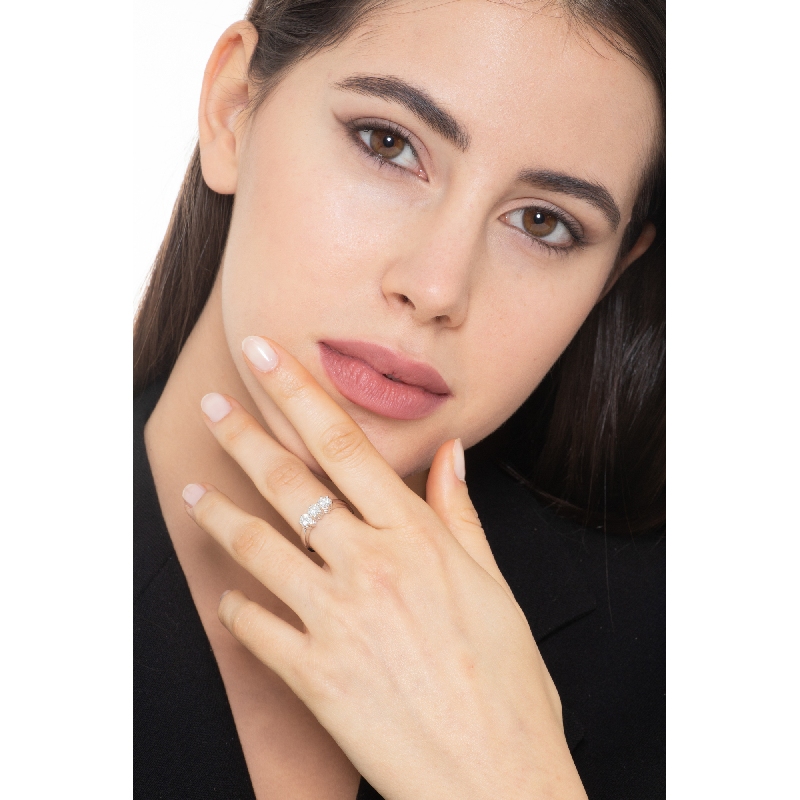 Bague 3 pierres de 0.75 ct en or blanc 18k 