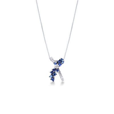 Collier croisé orné de saphirs bleus et diamants or blanc 18k