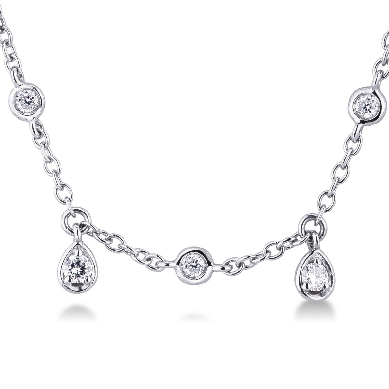 Collier avec diamants en or blanc 18 carats