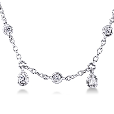 Collier avec diamants en or blanc 18 carats