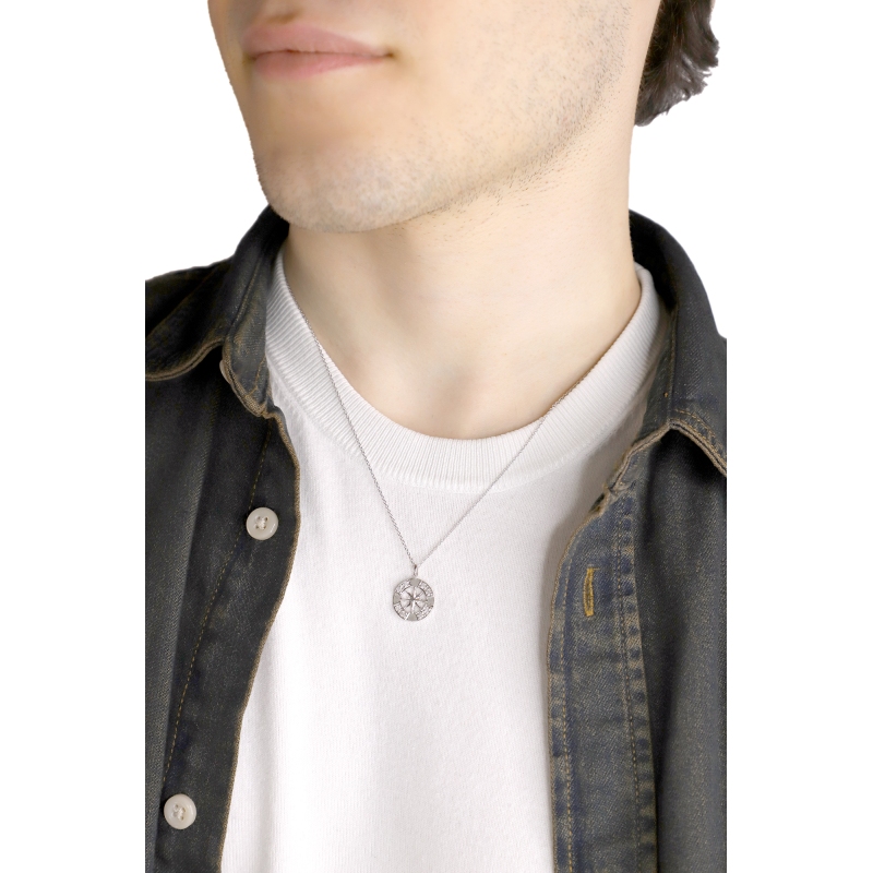 Collier en or blanc 18 carats avec pendentif rose des vents et diamants