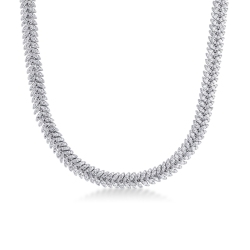 Collier en or blanc 18k avec des diamants