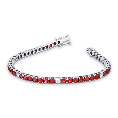 Bracelet tennis à griffes en or blanc 18 ct serti de rubis