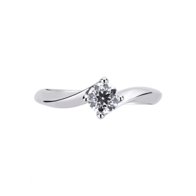 Bague de fiançailles en or blanc 18k avec un diamant 0.50 ct