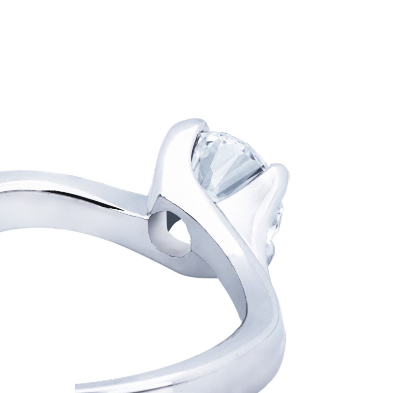 Bague solitaire en or blanc 18 carats avec diamant 1ct