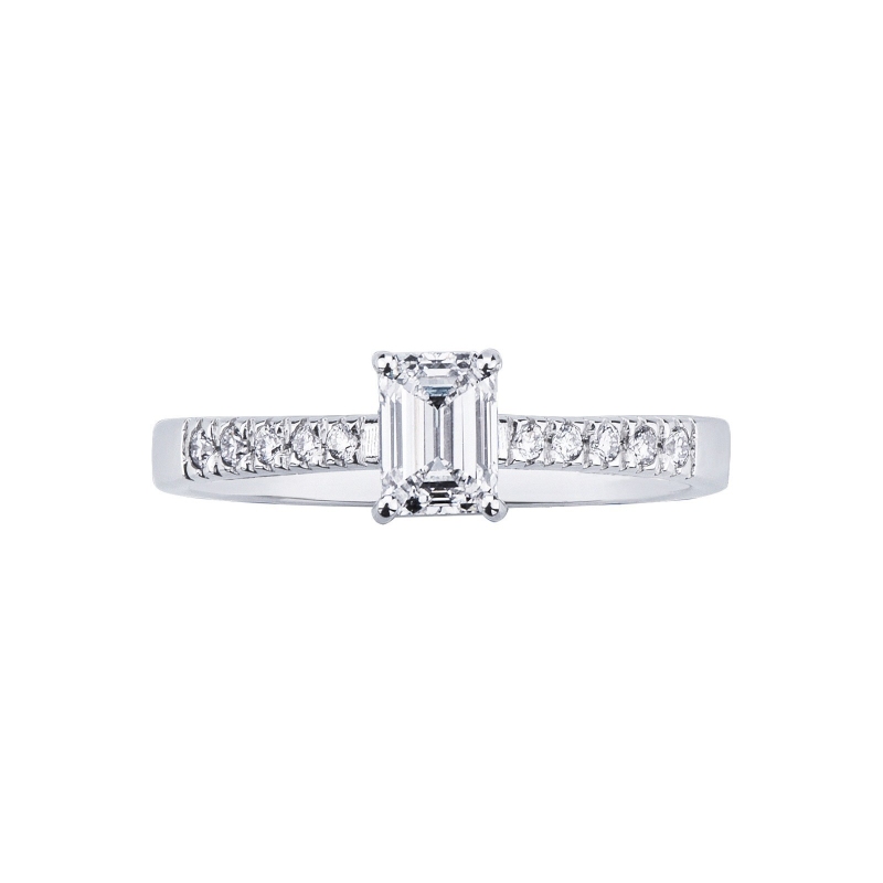 Bague avec diamant taille cœur 0,70 ct GIA en or blanc 18k